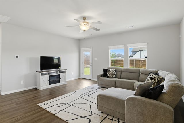 2275 Cliff Springs Drive, Forney, TX 75126