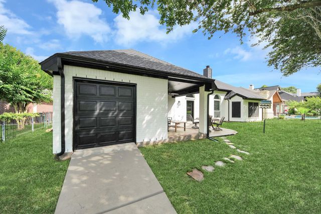 2522 Colonel Court Drive, Richmond, TX 77406