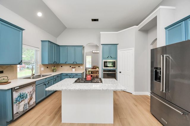 2522 Colonel Court Drive, Richmond, TX 77406