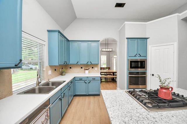 2522 Colonel Court Drive, Richmond, TX 77406