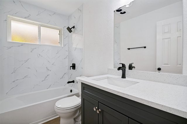 8010 Meadowlark Lane, Rowlett, TX 75088