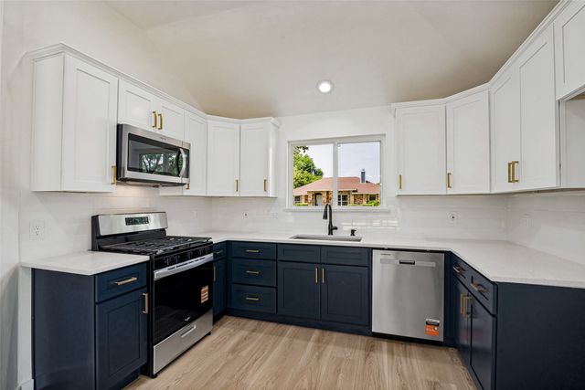 8010 Meadowlark Lane, Rowlett, TX 75088
