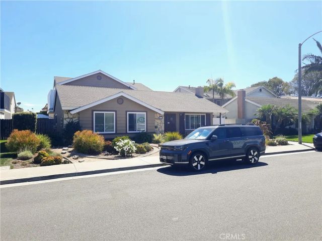 7282 La Mancha Cir, Huntington Beach, CA 92647
