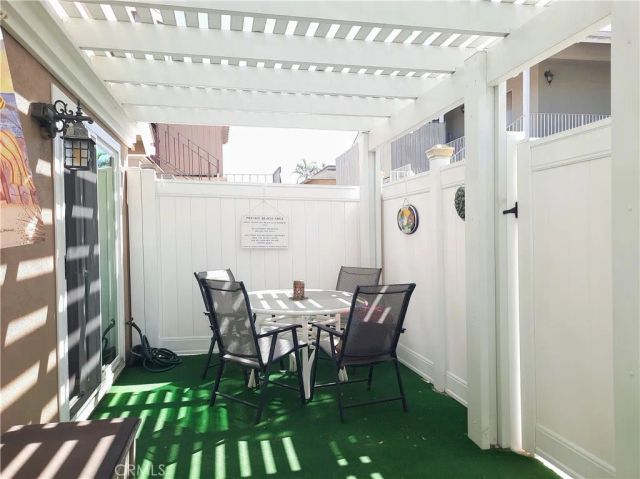 7282 La Mancha Cir, Huntington Beach, CA 92647