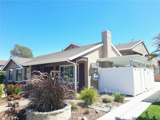 7282 La Mancha Cir, Huntington Beach, CA 92647