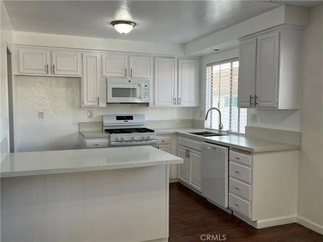 7282 La Mancha Cir, Huntington Beach, CA 92647