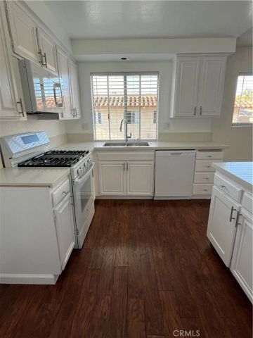 7282 La Mancha Cir, Huntington Beach, CA 92647