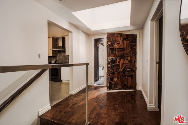 5211 Baza Avenue, Woodland Hills (los Angeles), CA 91364