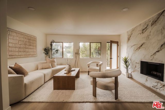 5211 Baza Avenue, Woodland Hills (los Angeles), CA 91364