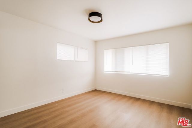 5211 Baza Avenue, Woodland Hills (los Angeles), CA 91364