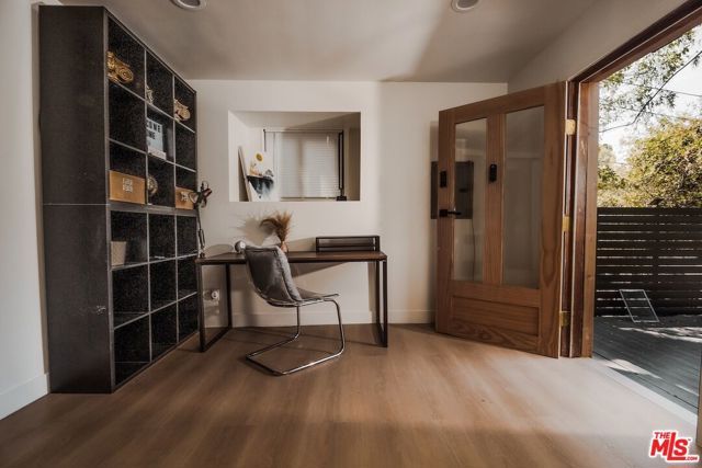 5211 Baza Avenue, Woodland Hills (los Angeles), CA 91364