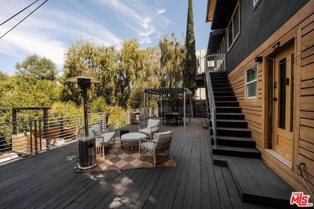 5211 Baza Avenue, Woodland Hills (los Angeles), CA 91364