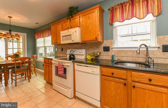 6 PHOEBE TER, West Deptford, NJ 08086