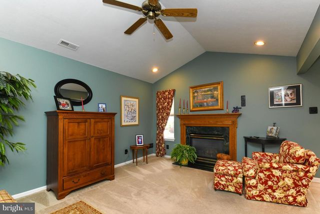 6 PHOEBE TER, West Deptford, NJ 08086