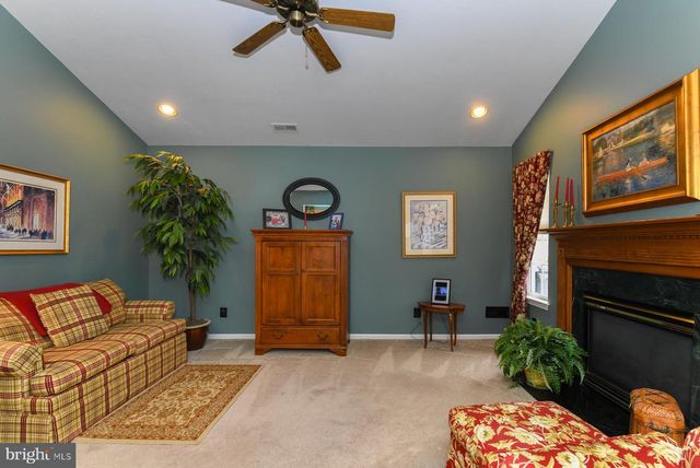 6 PHOEBE TER, West Deptford, NJ 08086