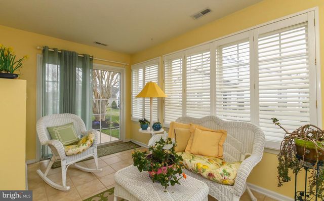 6 PHOEBE TER, West Deptford, NJ 08086