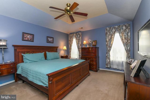 6 PHOEBE TER, West Deptford, NJ 08086