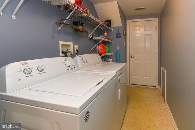 6 PHOEBE TER, West Deptford, NJ 08086