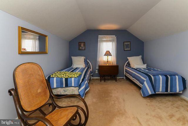 6 PHOEBE TER, West Deptford, NJ 08086