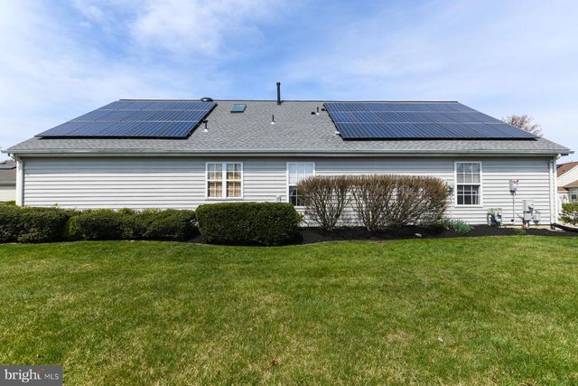 6 PHOEBE TER, West Deptford, NJ 08086