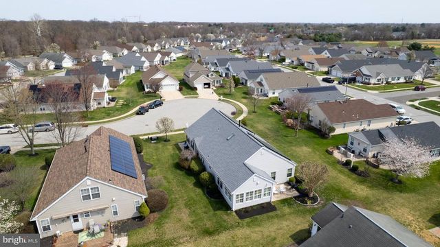 6 PHOEBE TER, West Deptford, NJ 08086