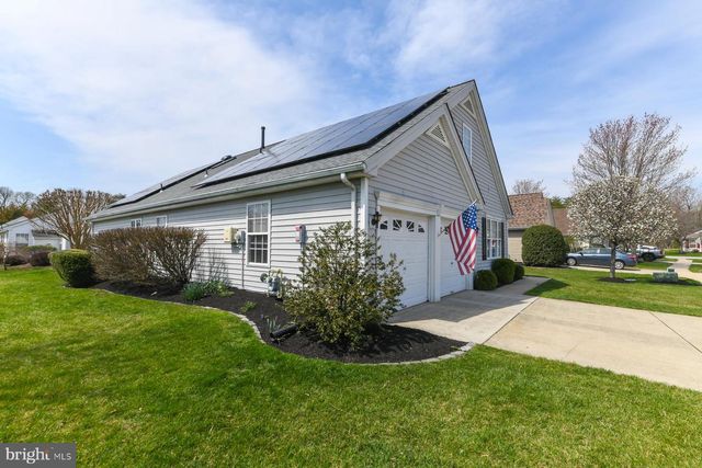 6 PHOEBE TER, West Deptford, NJ 08086