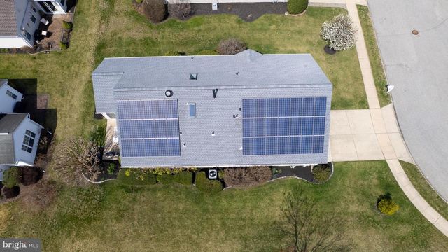 6 PHOEBE TER, West Deptford, NJ 08086