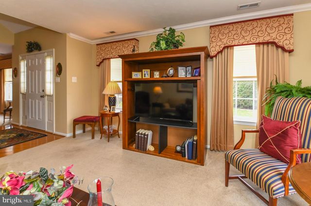 6 PHOEBE TER, West Deptford, NJ 08086