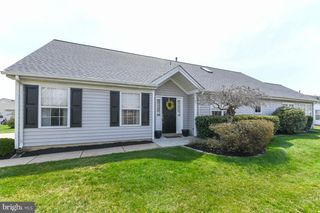 6 PHOEBE TER, West Deptford, NJ 08086