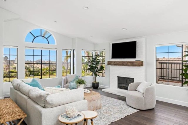 1358 Blue Heron Avenue, Encinitas, CA 92024