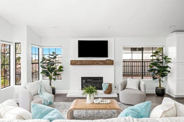 1358 Blue Heron Avenue, Encinitas, CA 92024