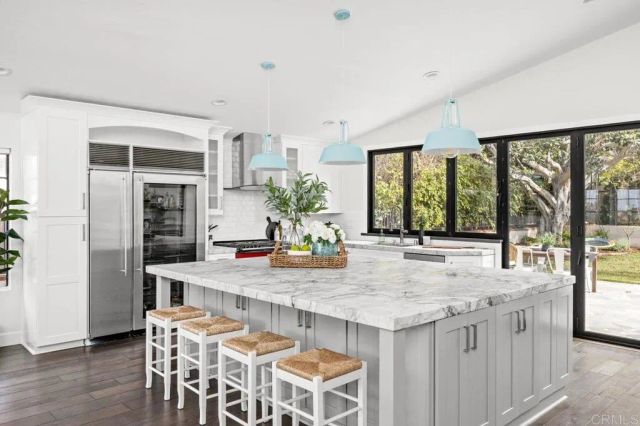1358 Blue Heron Avenue, Encinitas, CA 92024
