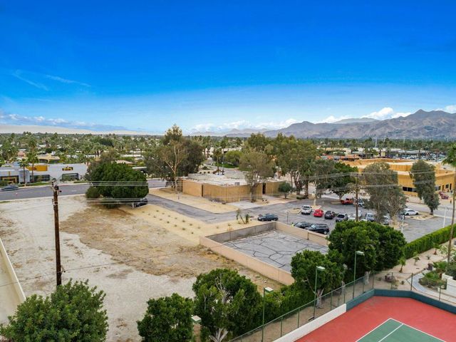 211 Sunrise Way, Palm Springs, CA 92262