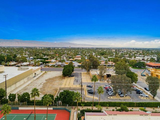 211 Sunrise Way, Palm Springs, CA 92262