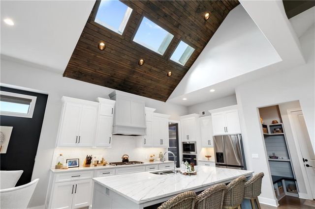 10909 W 172nd Street, Overland Park, KS 66221