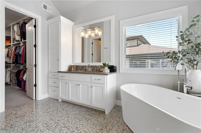10909 W 172nd Street, Overland Park, KS 66221