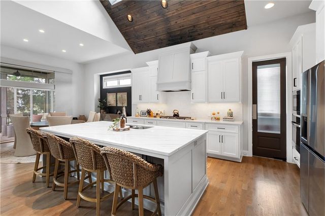 10909 W 172nd Street, Overland Park, KS 66221