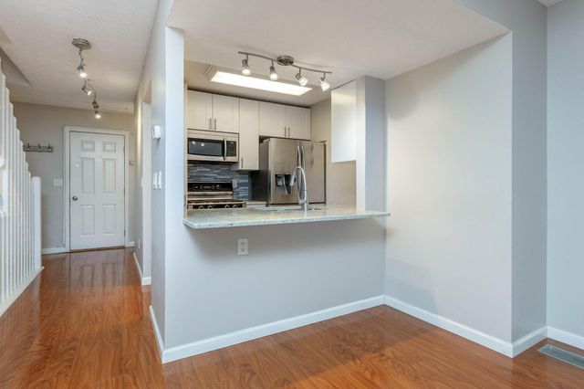 2276 Sandman Drive, 67E, Columbus, OH 43235