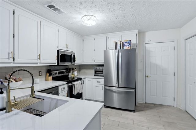3740 Michaels Creek Way, Loganville, GA 30052