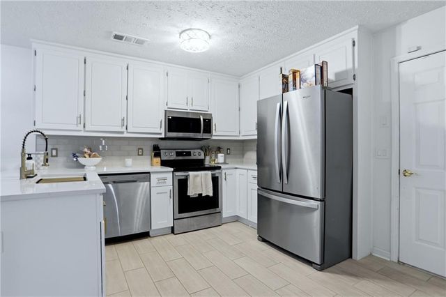 3740 Michaels Creek Way, Loganville, GA 30052