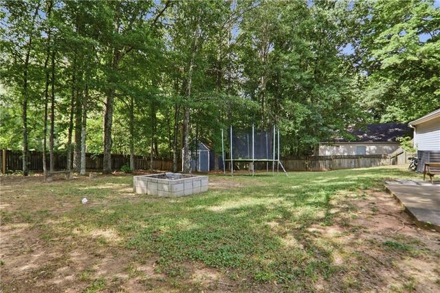 3740 Michaels Creek Way, Loganville, GA 30052