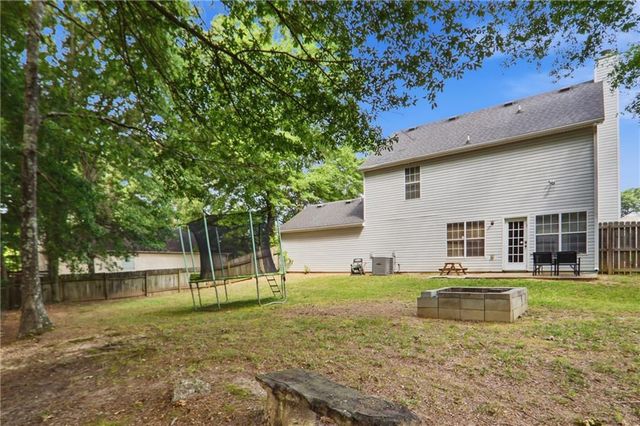 3740 Michaels Creek Way, Loganville, GA 30052