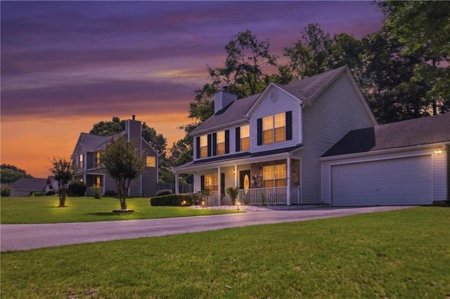 3740 Michaels Creek Way, Loganville, GA 30052