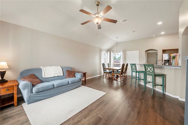 2555 Elkhorn Trail, Bryan, TX 77803