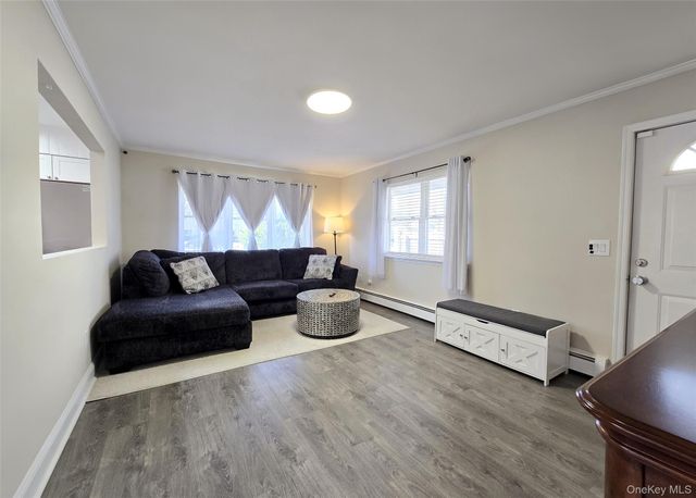 325 Dunton Avenue, East Patchogue, NY 11772