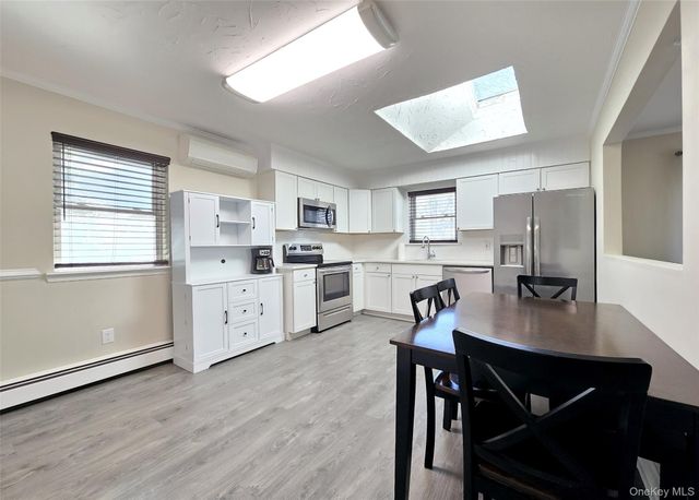 325 Dunton Avenue, East Patchogue, NY 11772