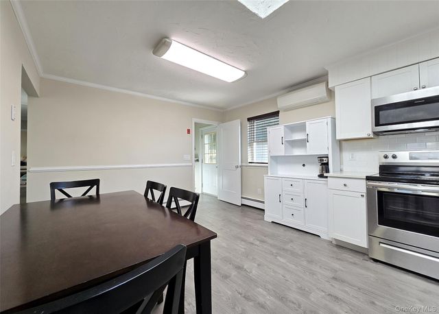 325 Dunton Avenue, East Patchogue, NY 11772