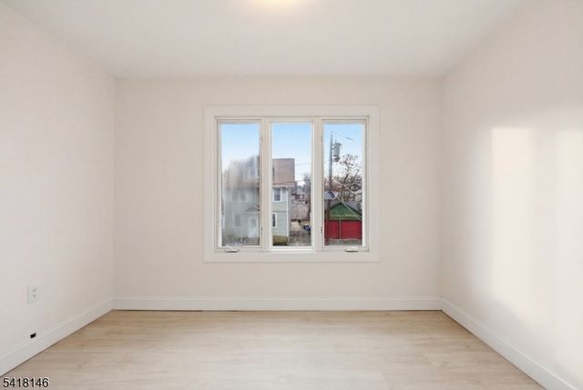 10 Mulford Pl, Newark City, NJ 07112