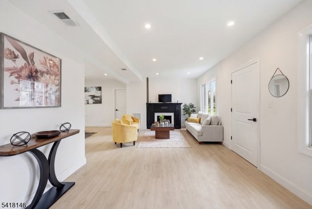 10 Mulford Pl, Newark City, NJ 07112