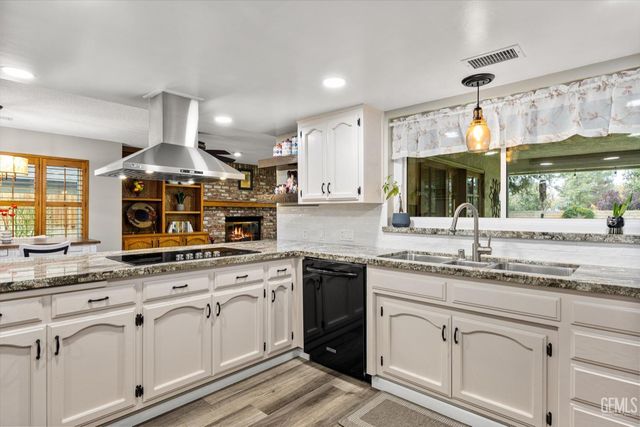 1503 Calle Hermosa, Bakersfield, CA 93309